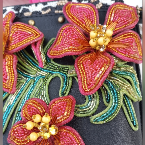 Mary Frances Tropical Heat Beaded Floral Bag - Picture 6 of 16